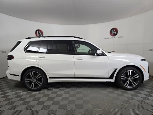 Used 2025 BMW X7 xDrive40i w/ Executive Package AWD/4WD image 3