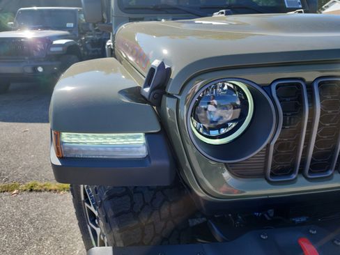 New 2025 Jeep Gladiator Rubicon image 26