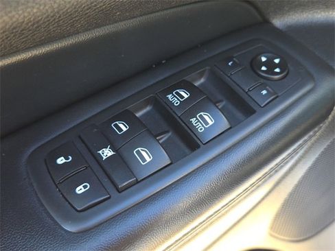 Used 2020 Jeep Grand Cherokee Limited image 19