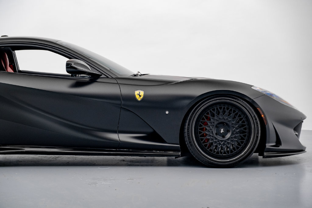 Used 2018 Ferrari 812 Superfast RWD image 19