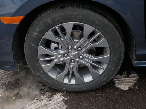 Certified 2026 Honda Odyssey Touring image 15