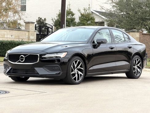 Used 2020 Volvo S60 T5 Momentum image 10