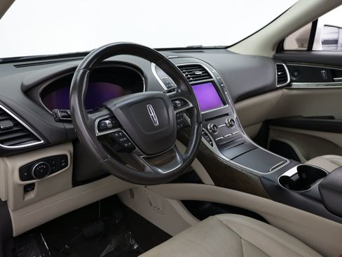 Used 2019 Lincoln Nautilus Reserve FWD image 13