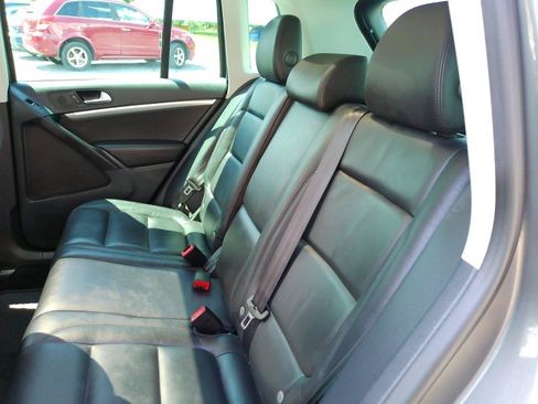 Used 2013 Volkswagen Tiguan SEL AWD/4WD image 22