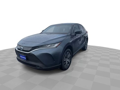 Used 2024 Toyota Venza LE image 3