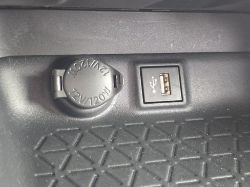 Certified 2025 Toyota RAV4 XLE AWD/4WD image 28
