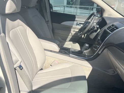 Used 2014 Lincoln MKX FWD image 16