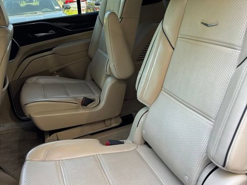 Used 2023 Cadillac Escalade Premium Luxury w/ Performance Package AWD/4WD image 11