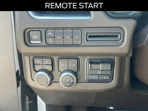 Used 2021 GMC Yukon XL SLT w/ SLT Luxury Plus Package AWD/4WD image 21