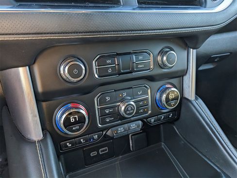 Used 2024 GMC Yukon SLT image 26