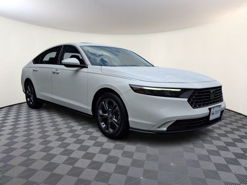 Used 2023 Honda Accord EX image 1