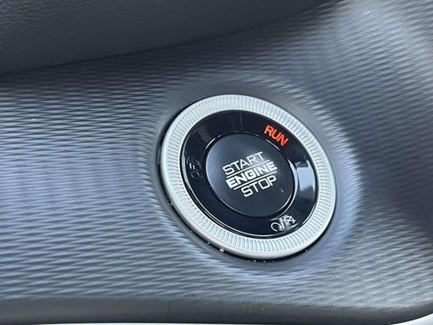 New 2025 Jeep Grand Cherokee Altitude image 30