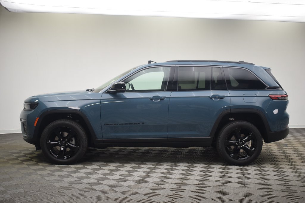New 2027 Jeep Grand Cherokee Limited AWD/4WD image 15