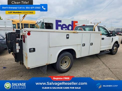 Used 2018 Ford F350 XL w/ Power Equipment Group RWD image 4