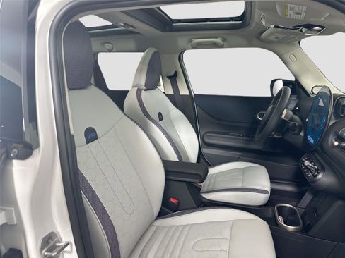 Certified 2025 MINI Cooper S FWD image 27
