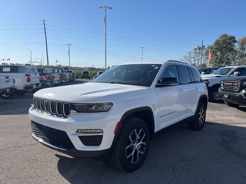 Used 2024 Jeep Grand Cherokee Limited w/ Luxury Tech Group II image 7