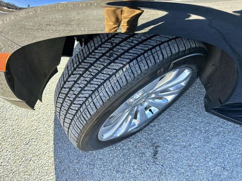 Certified 2023 Chevrolet Suburban Premier image 25