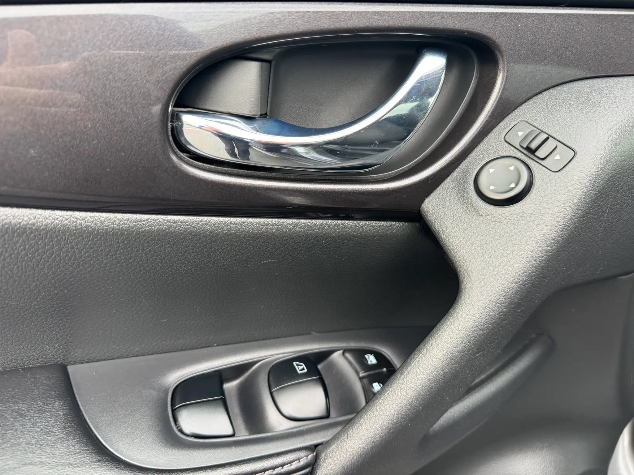 Used 2018 Nissan Rogue S w/ S Value Package AWD/4WD image 38