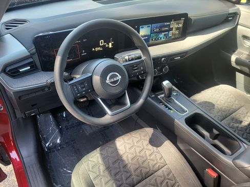 Certified 2025 Nissan Kicks SV FWD image 16