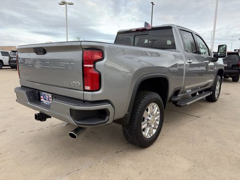 Used 2025 Chevrolet Silverado 3500 High Country image 5