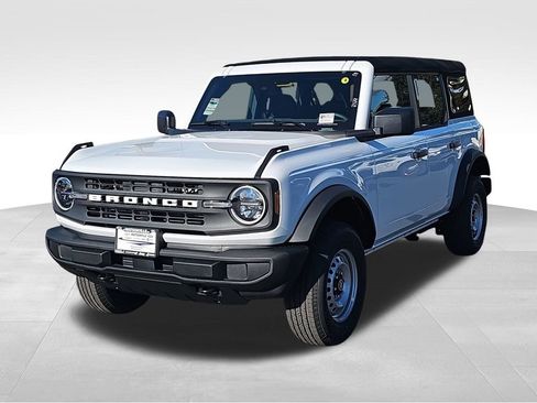 New 2026 Ford Bronco 4-Door image 7
