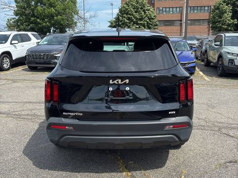 Used 2023 Kia Sorento LX AWD/4WD image 12