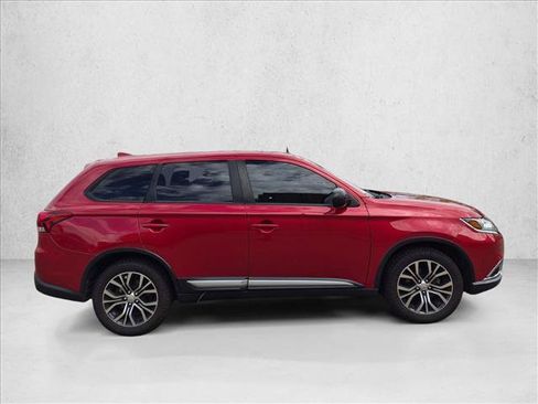 Used 2017 Mitsubishi Outlander ES AWD/4WD image 4