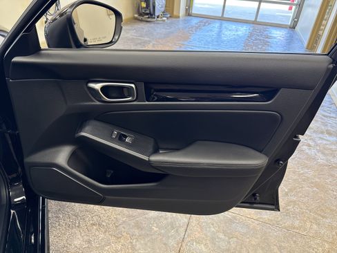 Used 2022 Honda Civic Touring image 15