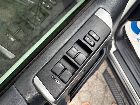Used 2021 Toyota 4Runner SR5 AWD/4WD image 13