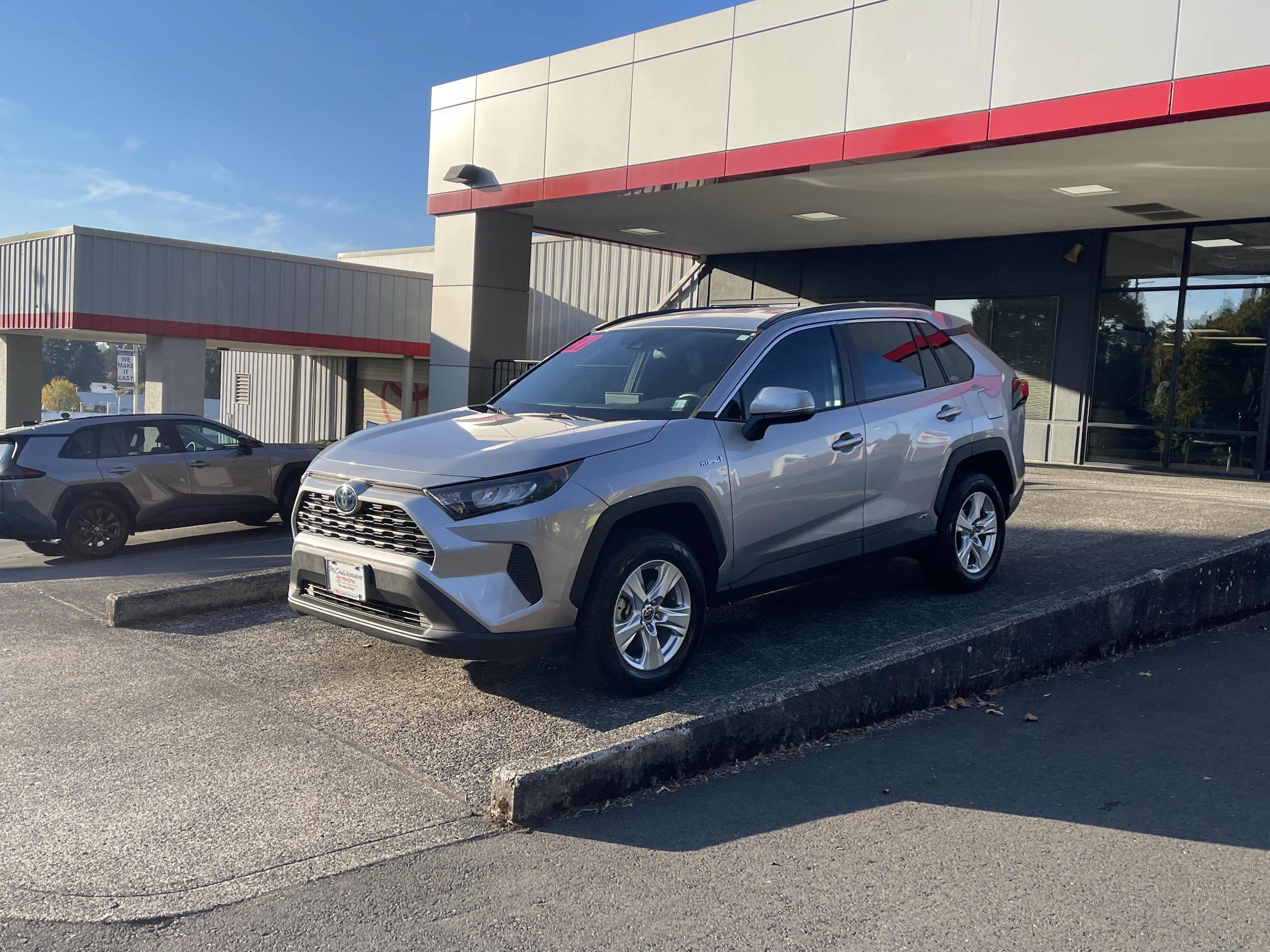 Certified 2021 Toyota RAV4 LE AWD/4WD image 5