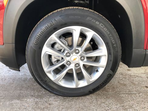 Used 2025 Chevrolet TrailBlazer LS w/ LS Convenience Package image 4