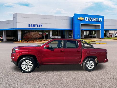 Used 2022 Nissan Frontier SV image 2