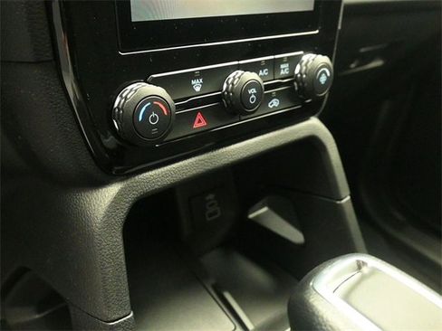 New 2025 Ford Ranger XLT w/ FX4 Off-Road Package image 17