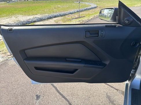Used 2014 Ford Mustang Convertible image 16