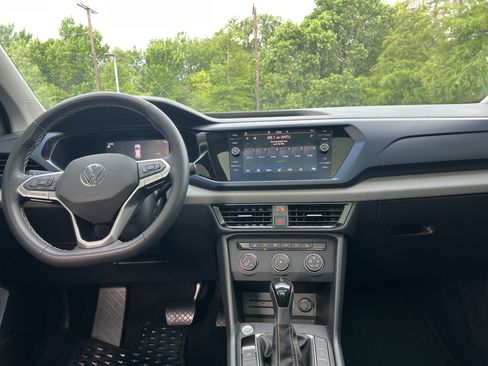 Certified 2022 Volkswagen Taos SE w/ Panoramic Sunroof Package FWD image 26