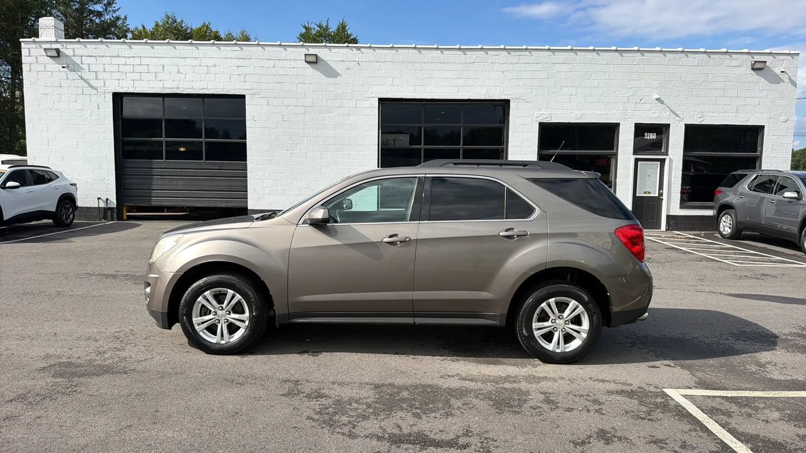 Used 2012 Chevrolet Equinox LT AWD/4WD image 4