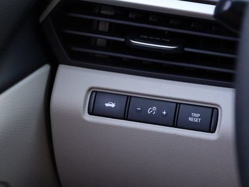 Used 2025 Nissan Altima 2.5 SV FWD image 24