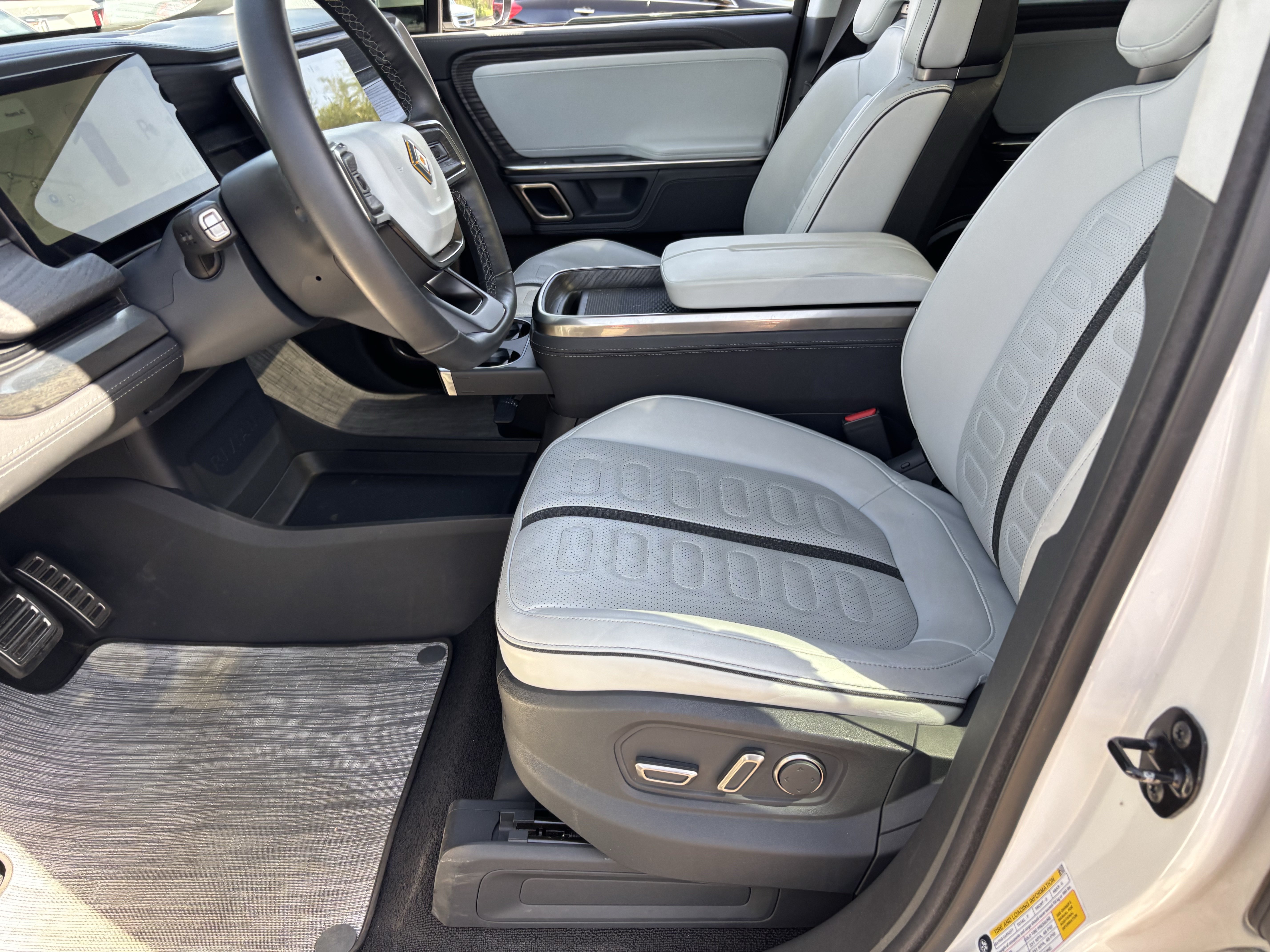 Used 2023 Rivian R1S Adventure Quad AWD/4WD image 19