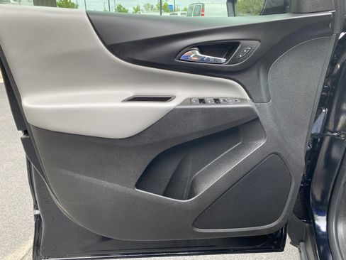 Used 2021 Chevrolet Equinox LS w/ LS Convenience Package FWD image 15