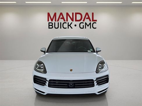 Used 2023 Porsche Cayenne image 3