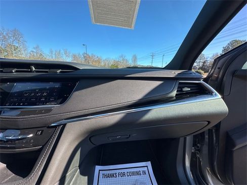 Used 2023 Cadillac XT6 Luxury image 16