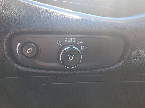 Used 2023 Chevrolet Malibu LT FWD image 17