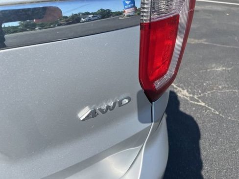 Used 2016 Ford Explorer Limited w/ Equipment Group 301A AWD/4WD image 4