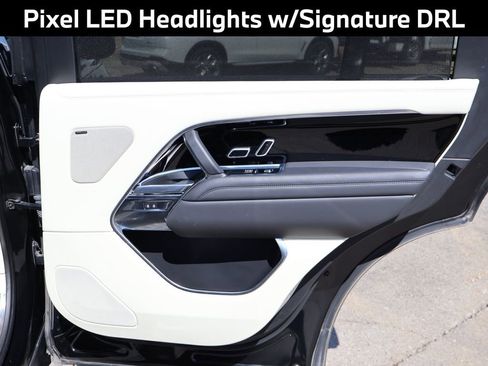 Used 2023 Land Rover Range Rover Long Wheelbase SE AWD/4WD image 16