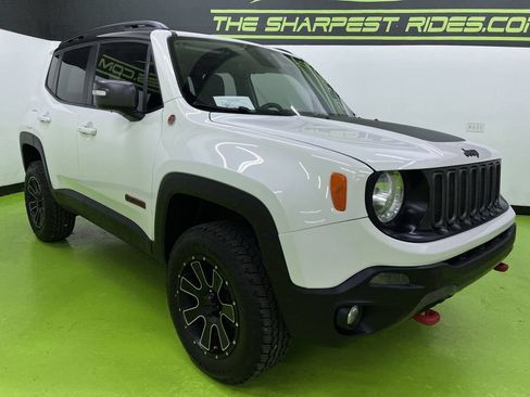 Used 2016 Jeep Renegade Trailhawk w/ Safety & Security Group AWD/4WD image 2