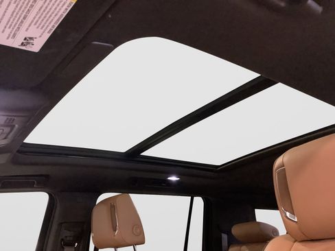 Used 2023 Cadillac Escalade ESV Premium Luxury w/ Performance Package RWD image 10