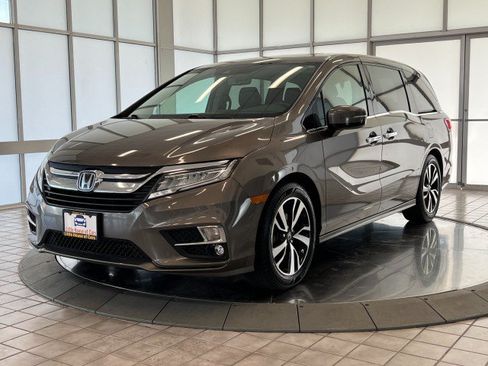 Used 2018 Honda Odyssey Elite image 3