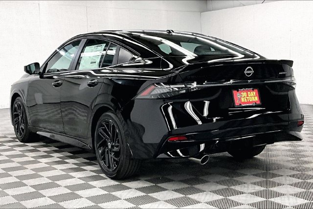 New 2027 Nissan Sentra SR w/ SR Premium Package FWD image 4