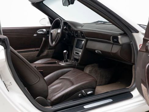 Used 2006 Porsche 911 Carrera RWD image 57