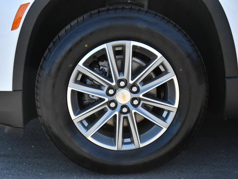 Used 2023 Chevrolet Traverse LT FWD image 12
